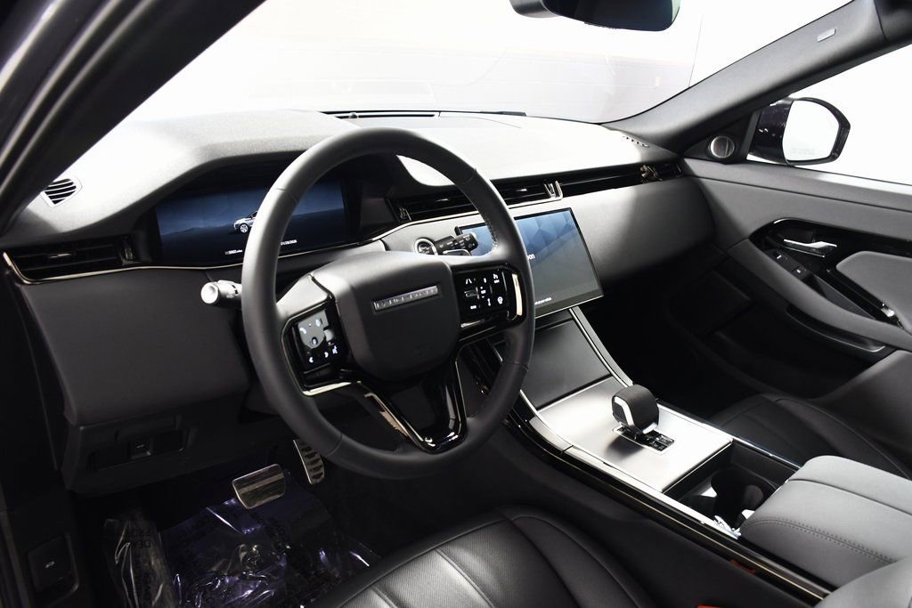 Certified 2025 Land Rover Range Rover Evoque Dynamic SE image 12