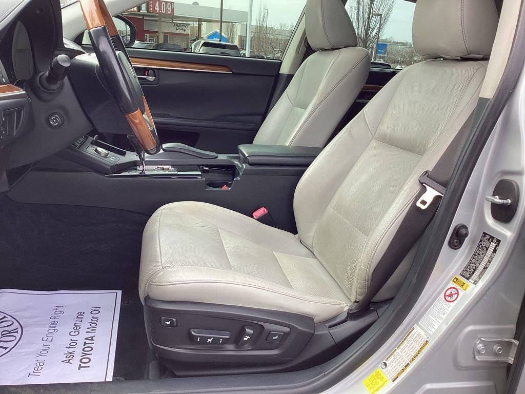 Used 2013 Lexus ES 300h w/ Ultra Luxury Pkg image 13