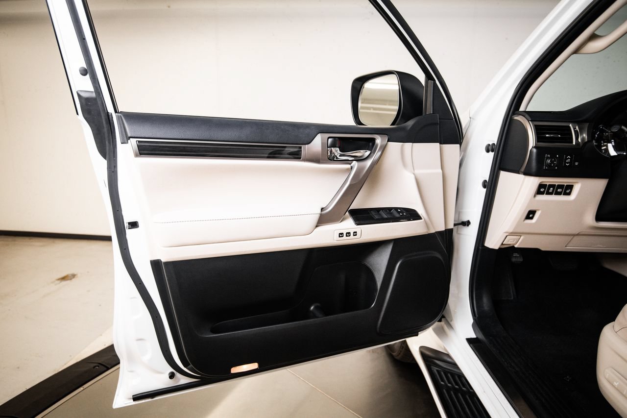 Used 2021 Lexus GX 460 Premium w/ Premium Package AWD/4WD image 23