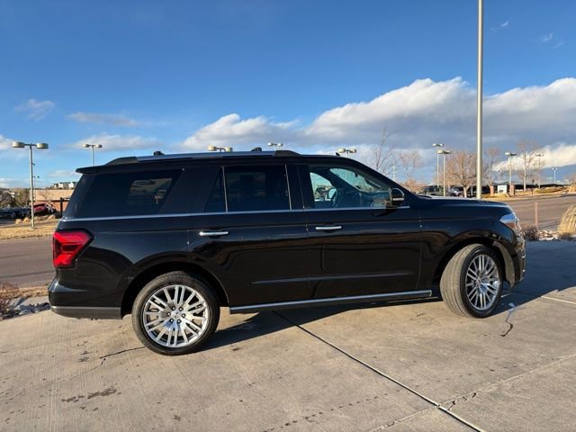 Used 2024 Ford Expedition Limited image 11