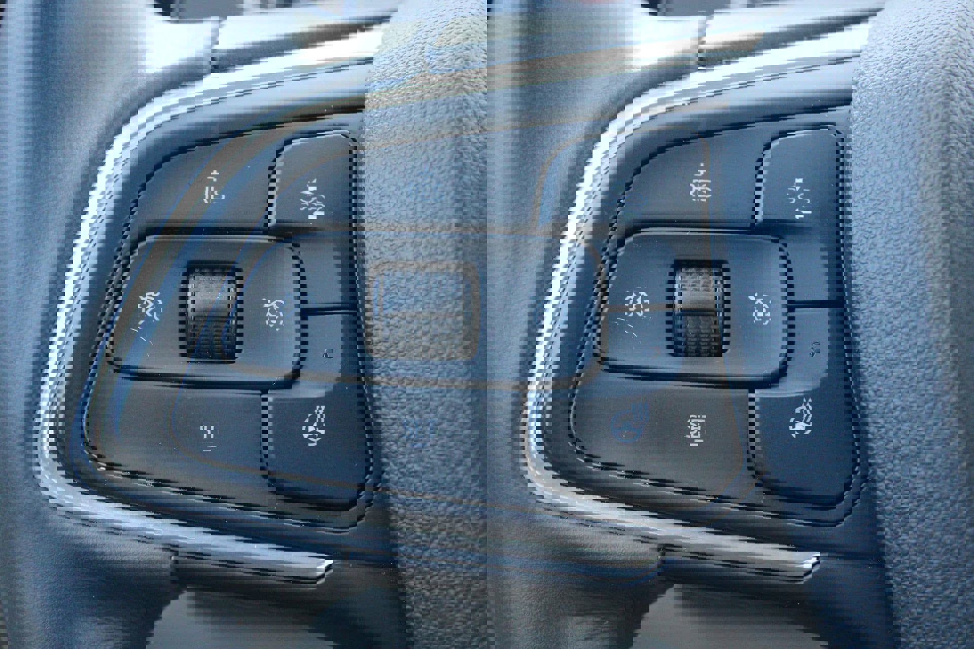 Used 2023 Buick Envision Avenir AWD/4WD image 33