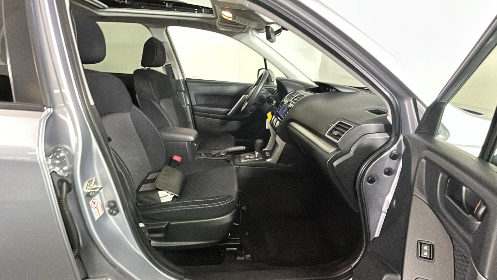 Used 2017 Subaru Forester 2.5i Premium AWD/4WD image 35