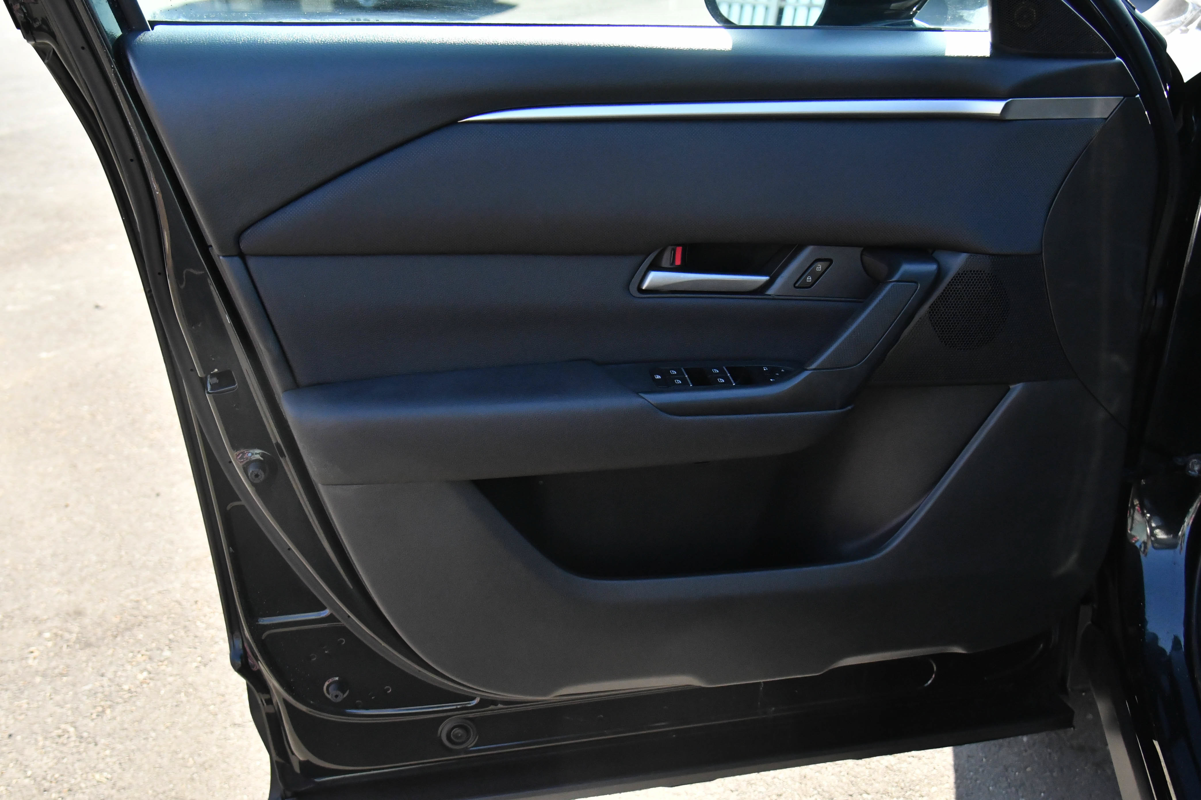 Used 2025 MAZDA CX-50 2.5 Hybrid w/ Preferred Pkg AWD/4WD image 14