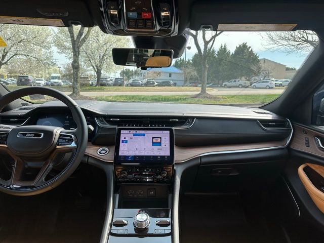 Used 2025 Jeep Grand Cherokee Summit w/ Adv Protech Group IV image 29