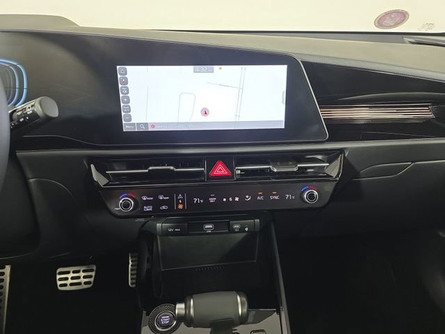 Certified 2025 Kia Niro EX Touring FWD image 24