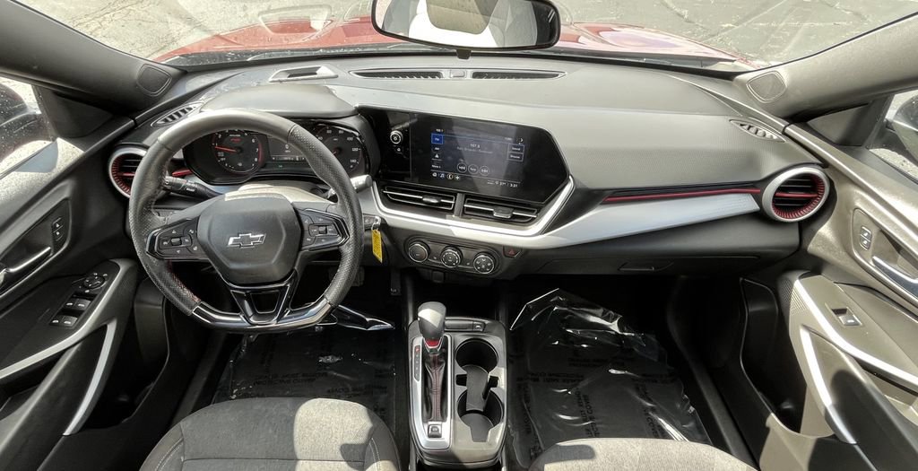 Certified 2024 Chevrolet Trax RS FWD image 11