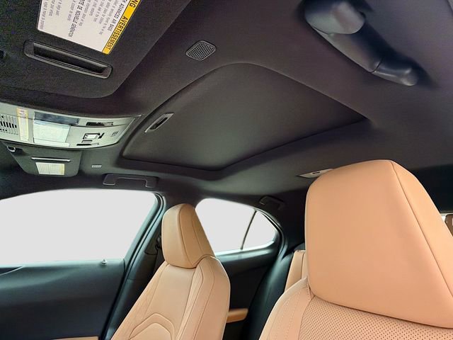 Used 2025 Lexus UX 300h FWD w/ Accessory Package (Z1) image 26