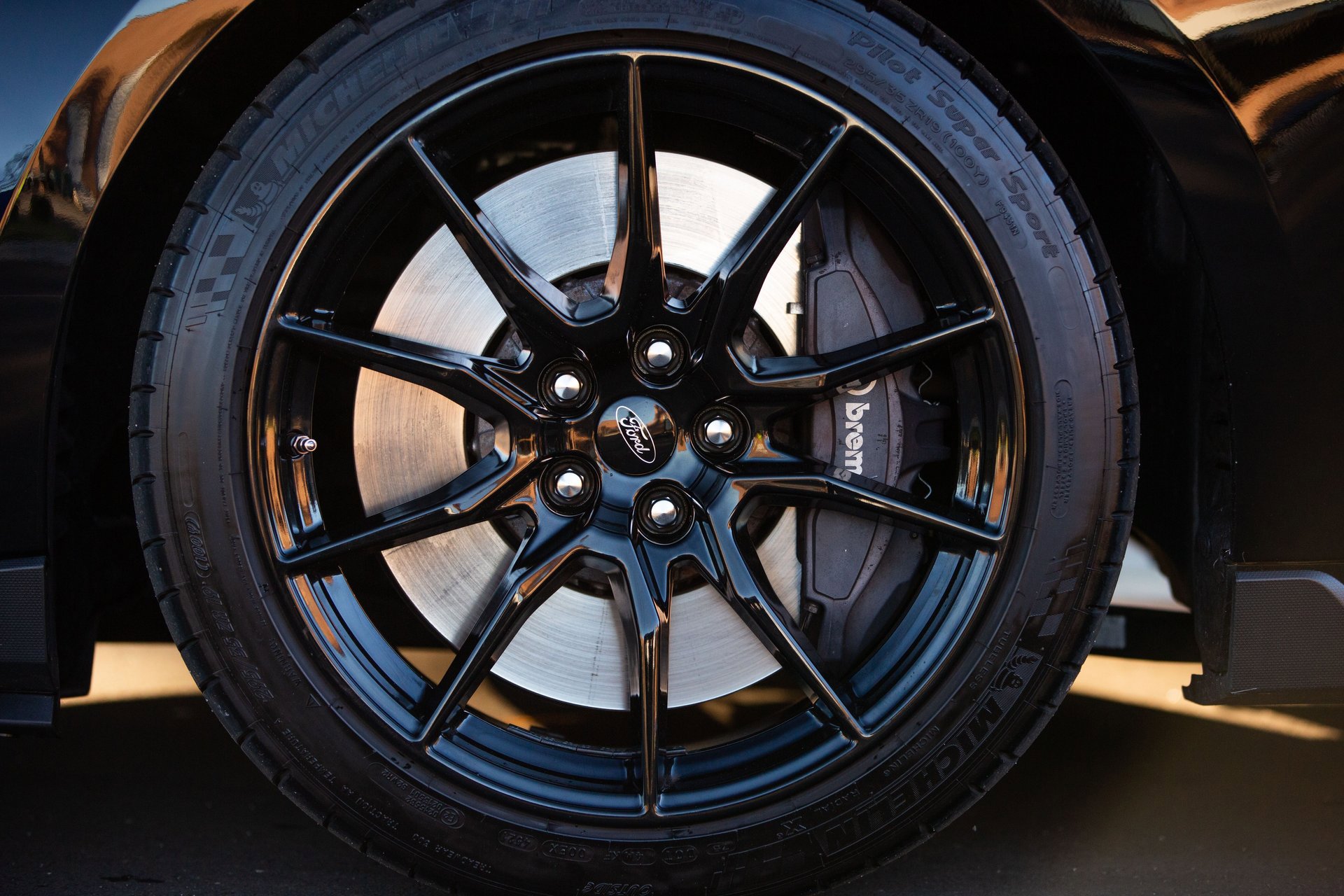 Used 2019 Ford Mustang Shelby GT350 w/ Technology Package image 24