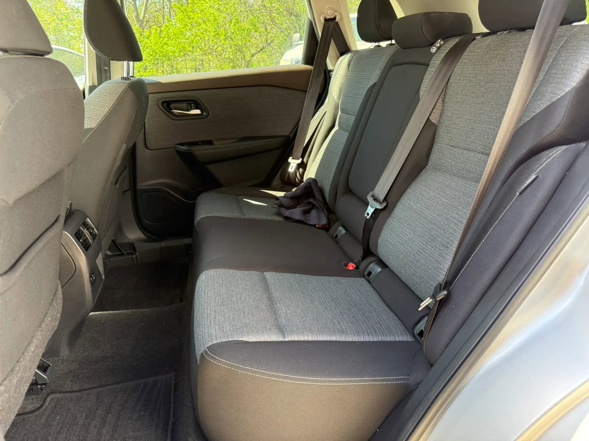 Used 2022 Nissan Rogue SV FWD image 14