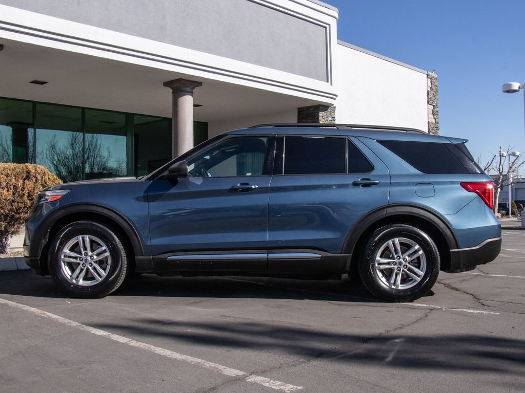 Used 2020 Ford Explorer XLT w/ Equipment Group 202A image 4