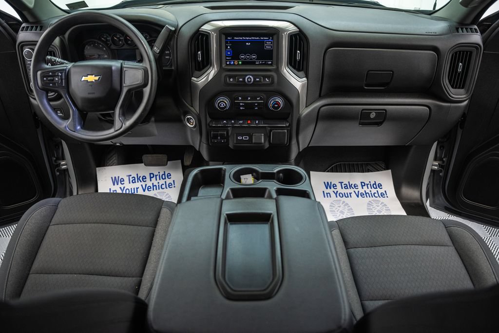 Used 2025 Chevrolet Silverado 1500 Custom w/ Turbomax Blackout Package AWD/4WD image 23