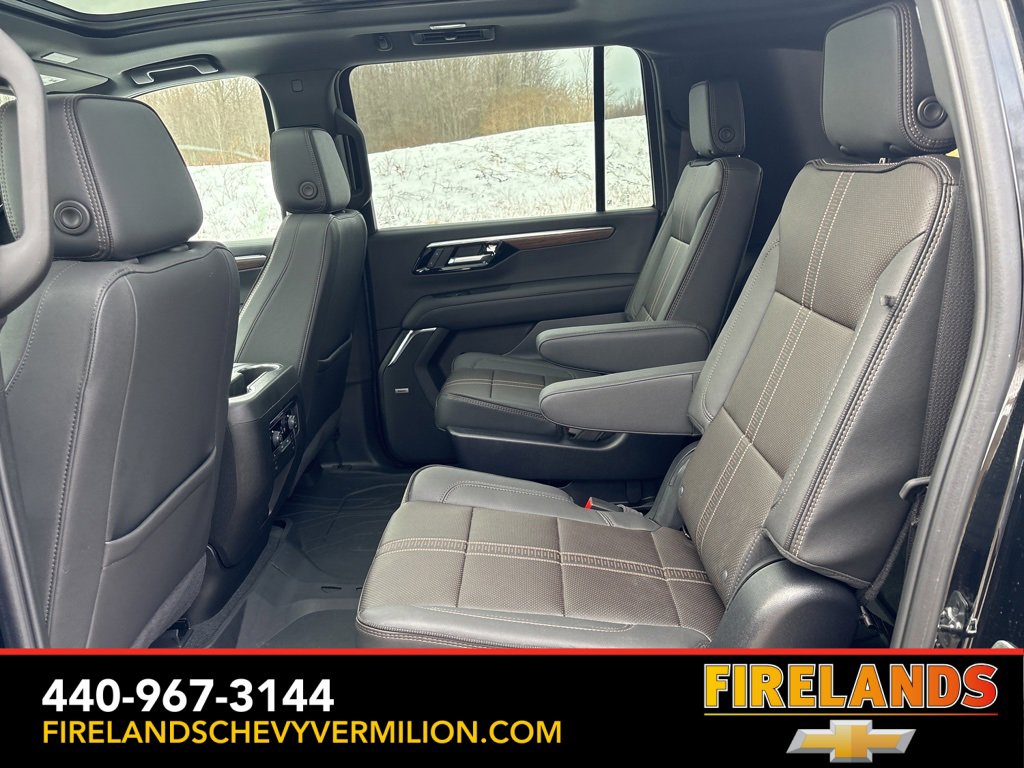 Used 2025 Chevrolet Suburban High Country image 53