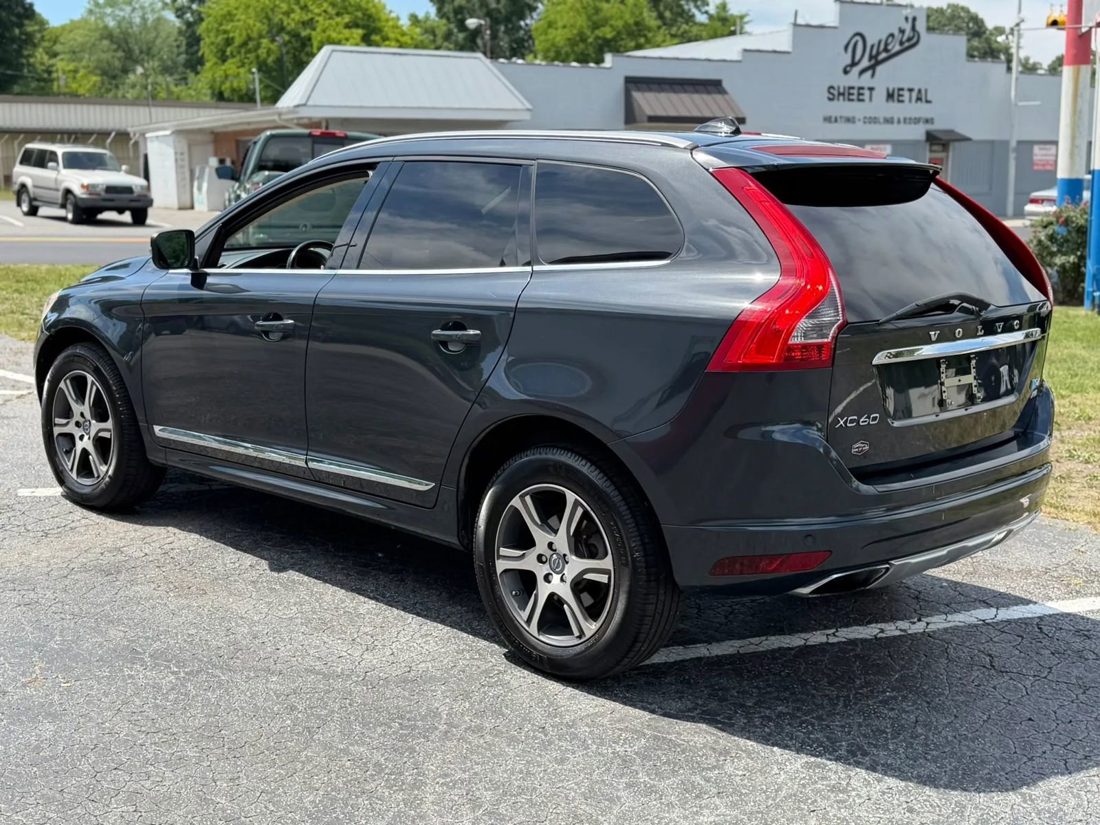 Used 2015 Volvo XC60 T6 Platinum AWD/4WD image 7