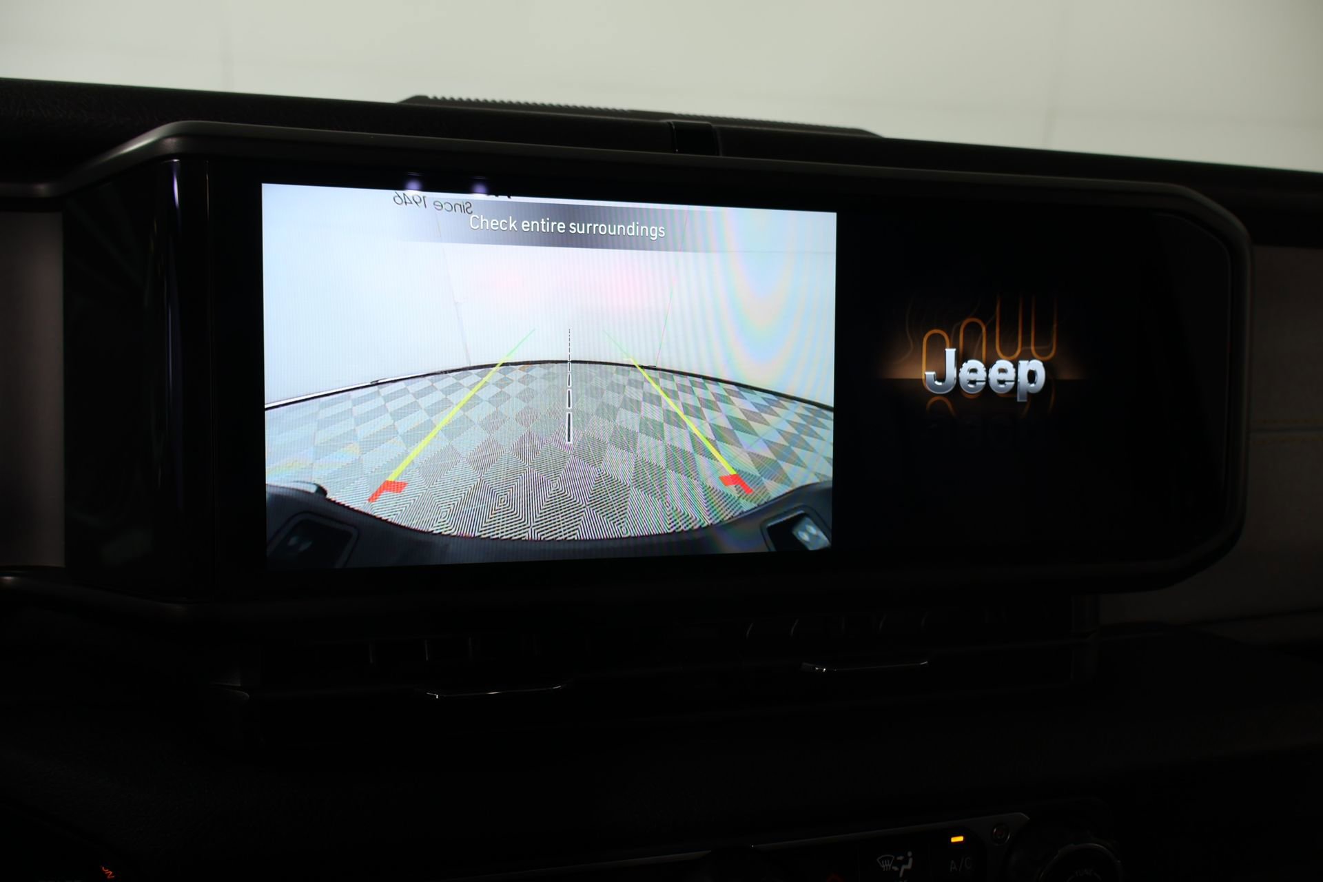 Used 2025 Jeep Gladiator Sport AWD/4WD image 6