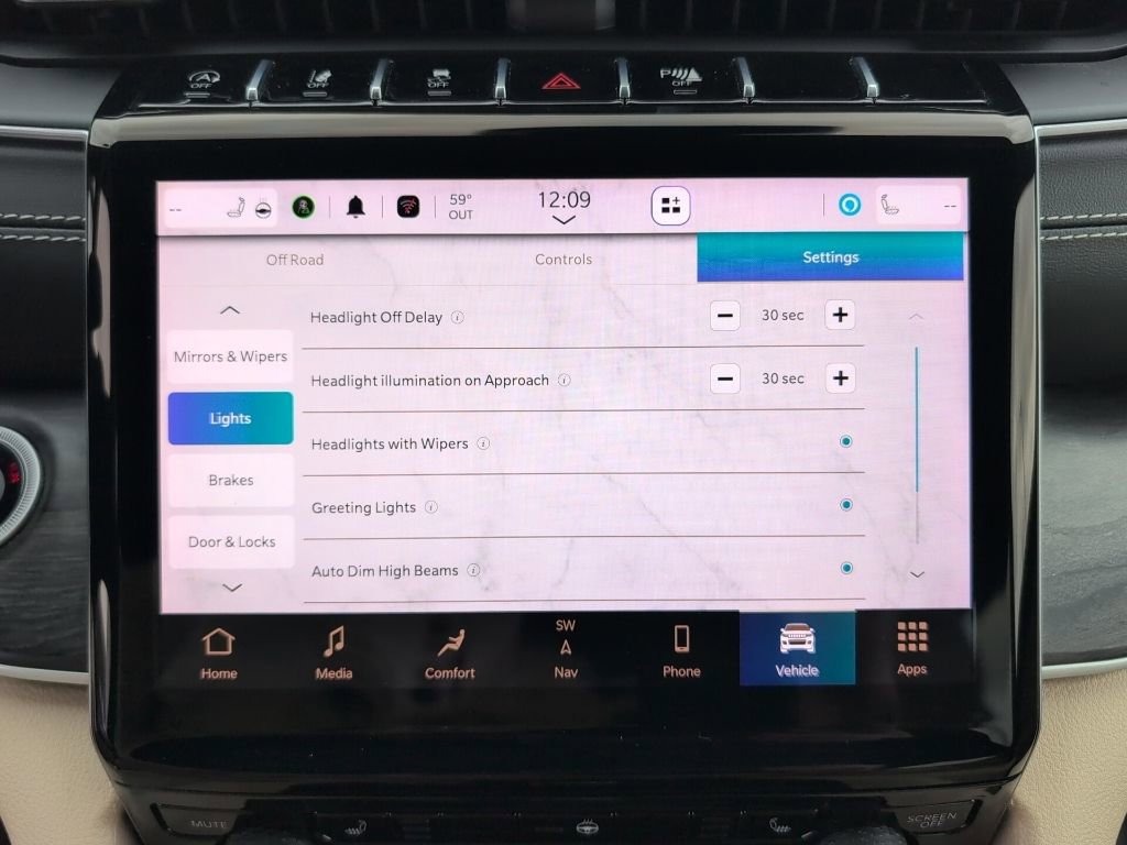 Used 2023 Jeep Grand Cherokee Limited image 53