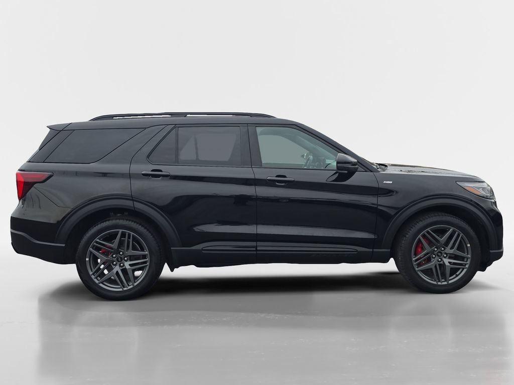 Used 2025 Ford Explorer ST-Line w/ Premium Package image 7