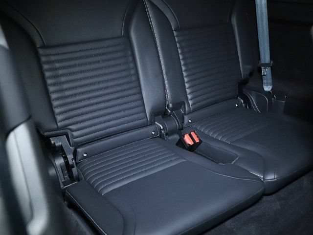 Used 2025 Land Rover Discovery Dynamic SE AWD/4WD image 28