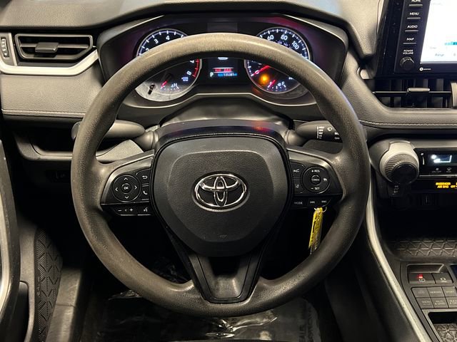Used 2021 Toyota RAV4 LE image 17