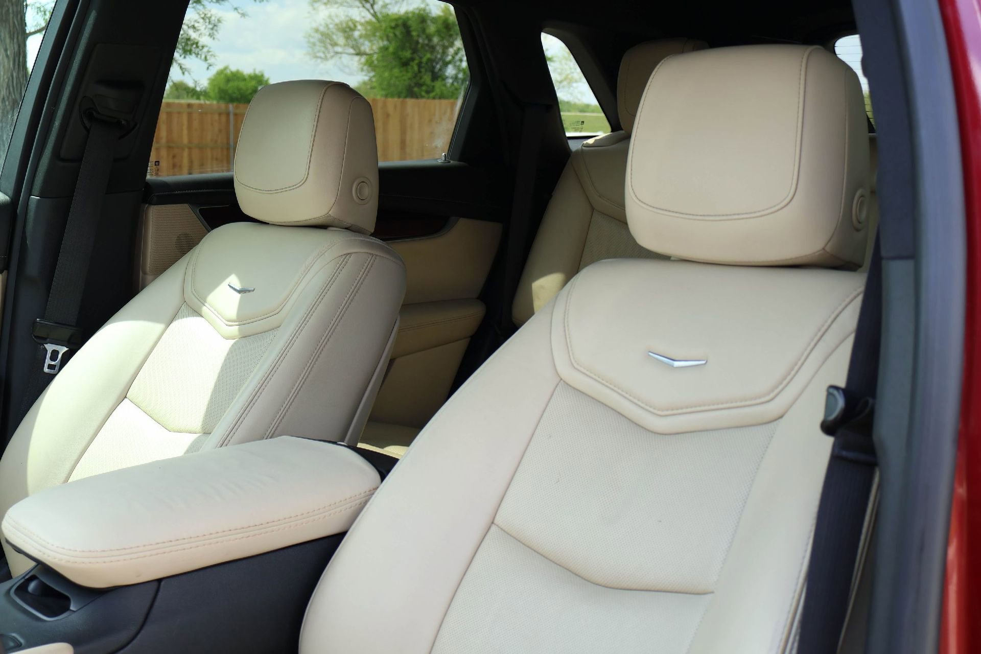 Used 2018 Cadillac XT5 Luxury w/ Driver Awareness Package image 11