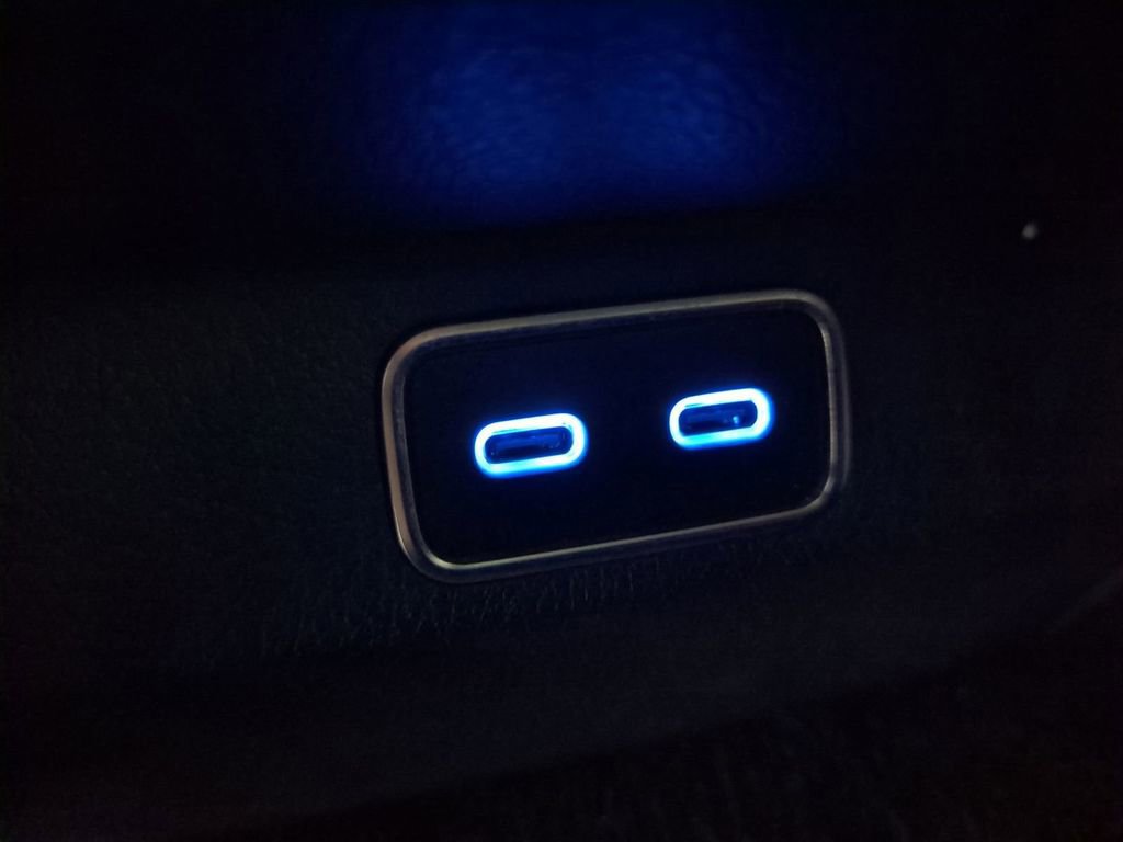 Used 2024 Mercedes-Benz GLE 350 4MATIC w/ 3rd Row Seat Package image 17