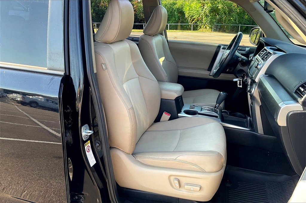 Used 2018 Toyota 4Runner SR5 Premium image 7