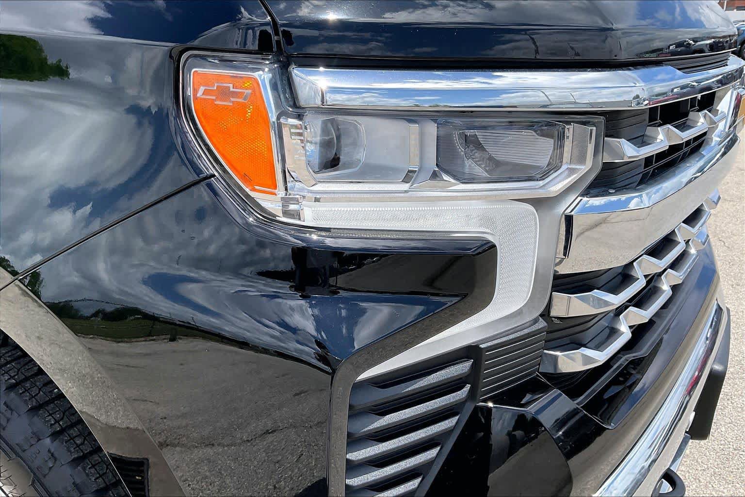 Certified 2023 Chevrolet Silverado 1500 LTZ w/ Technology Package AWD/4WD image 50