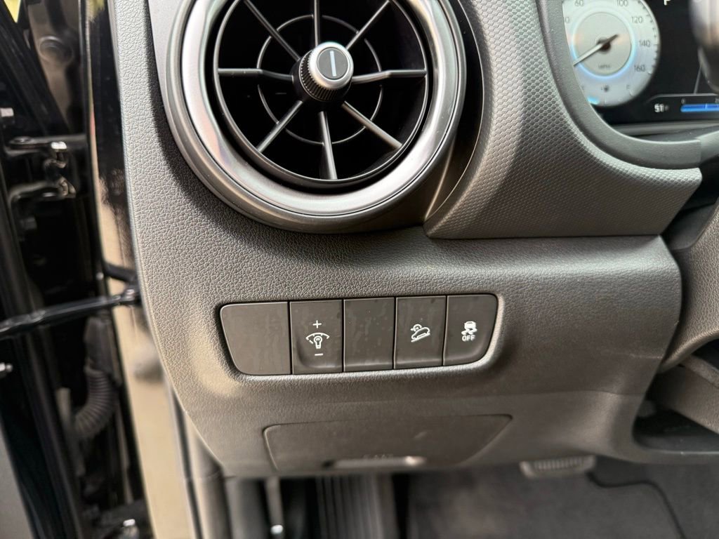 Certified 2023 Hyundai Kona Limited image 12