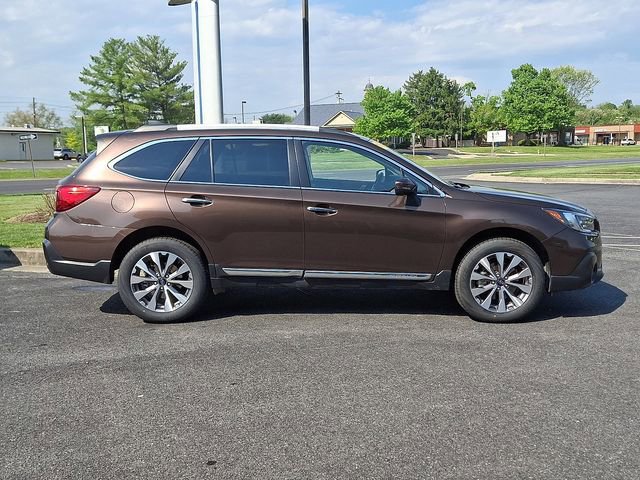 Used 2019 Subaru Outback 2.5i Touring w/ Popular Package #3A AWD/4WD image 7