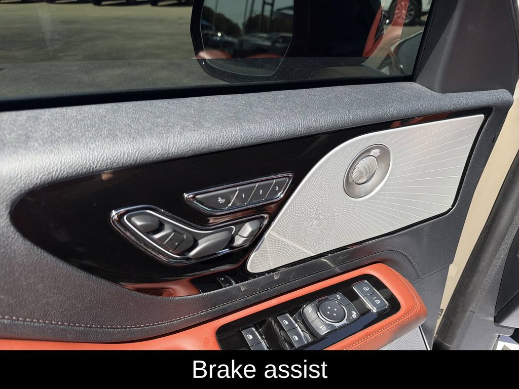 Used 2026 Lincoln Aviator Reserve AWD/4WD image 18