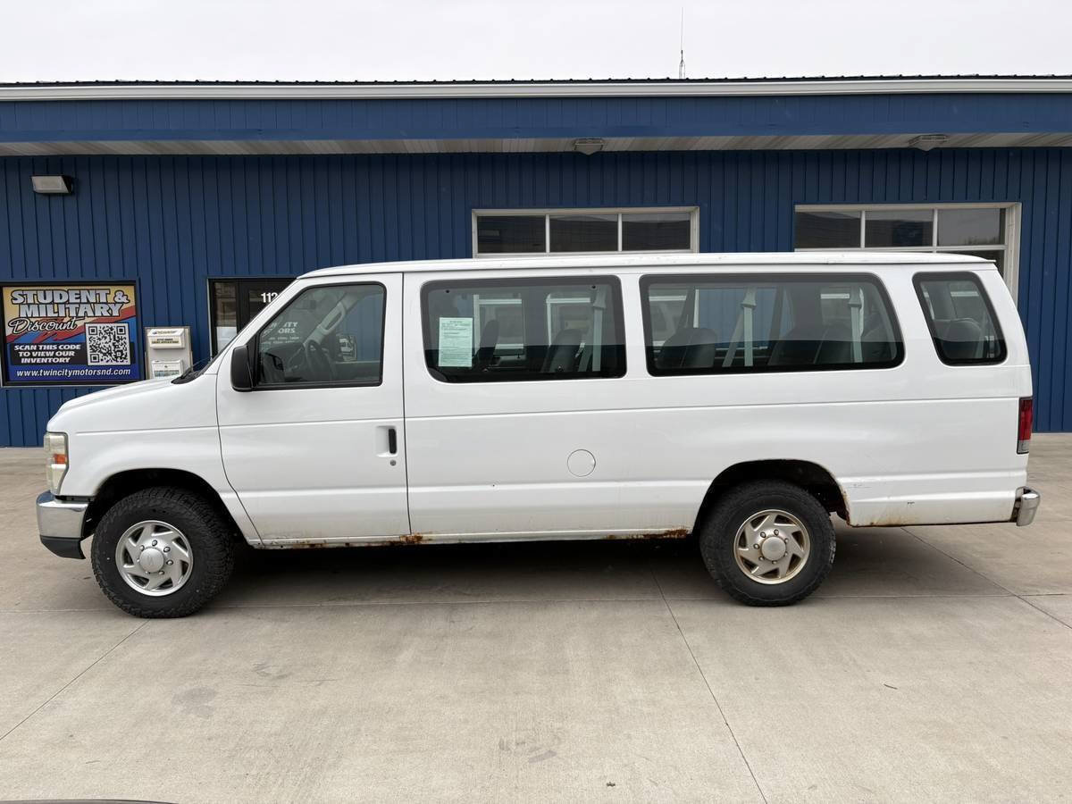 Used 2010 Ford E-350 and Econoline 350 XLT
