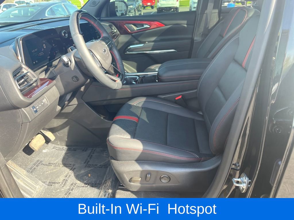 Used 2025 Chevrolet Traverse RS AWD/4WD image 11