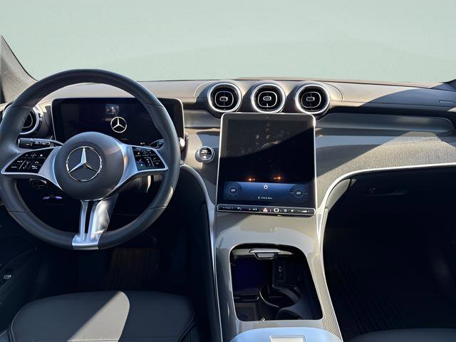 Used 2024 Mercedes-Benz GLC 300 4MATIC image 12