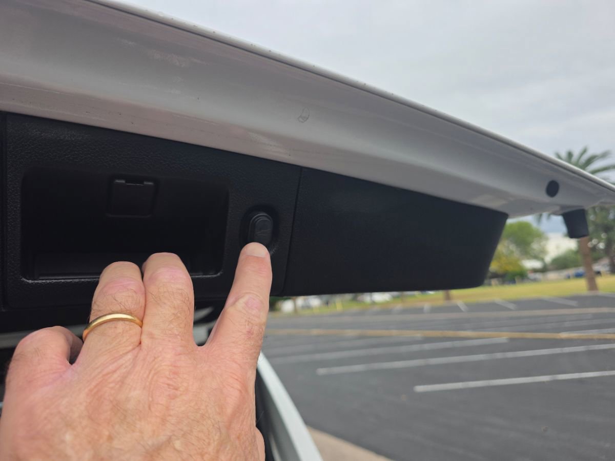 Used 2018 Chevrolet Tahoe LT image 13