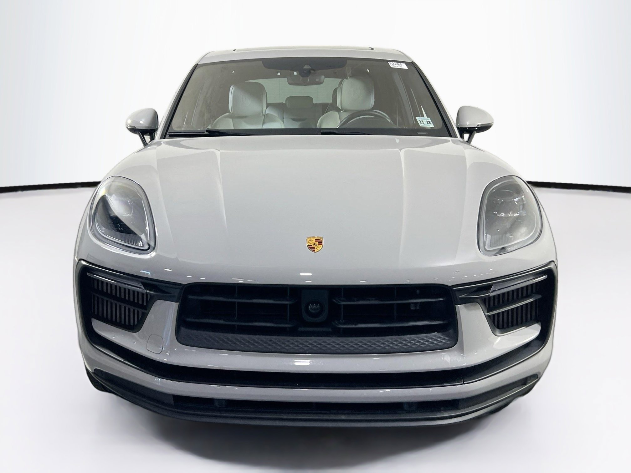 Used 2023 Porsche Macan S image 2