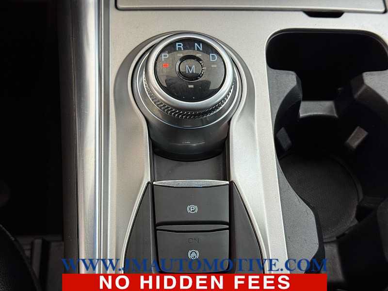 Used 2020 Ford Explorer XLT w/ Equipment Group 202A AWD/4WD image 34