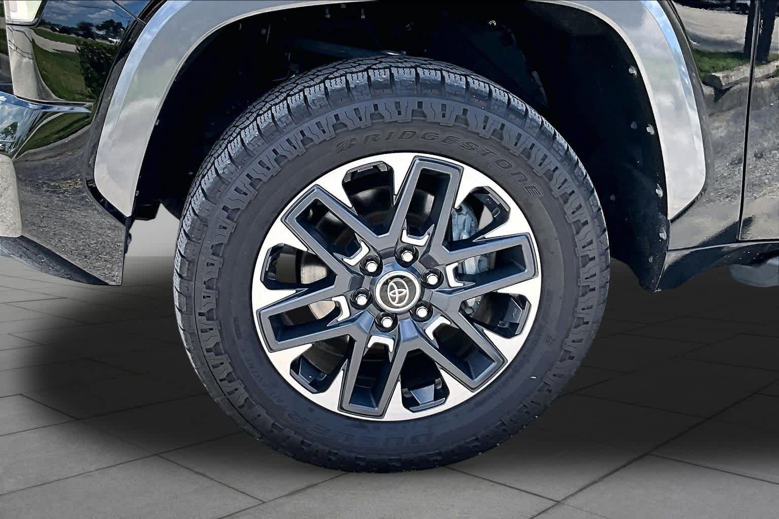 Used 2023 Toyota Tundra Limited AWD/4WD image 11