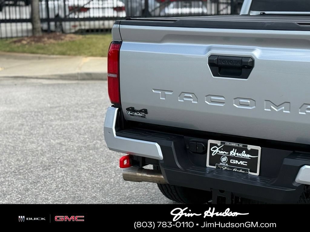 Used 2025 Toyota Tacoma TRD Off-Road AWD/4WD image 15