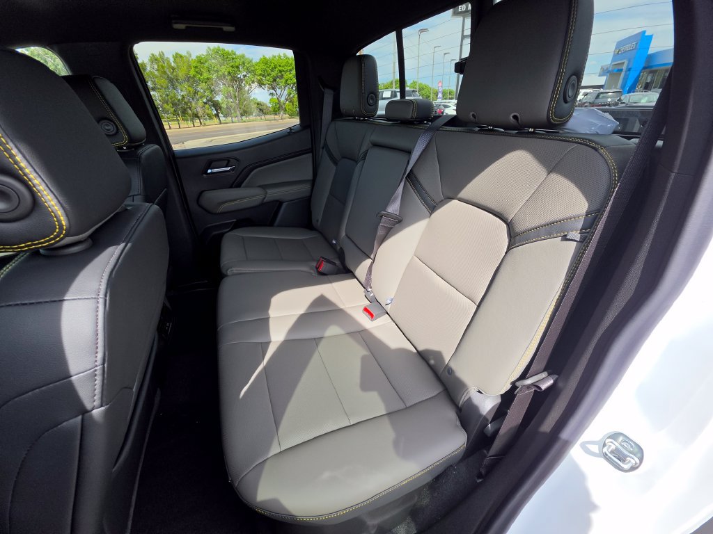 New 2026 Chevrolet Colorado ZR2 w/ Technology Package AWD/4WD image 13