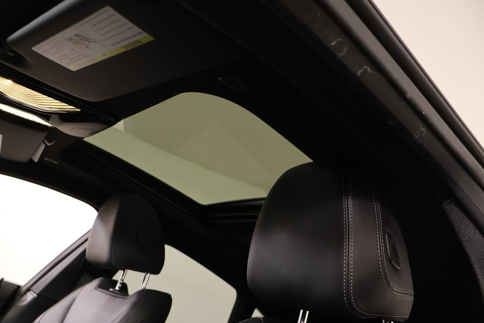 Used 2023 BMW i4 eDrive35 w/ Premium Package image 16