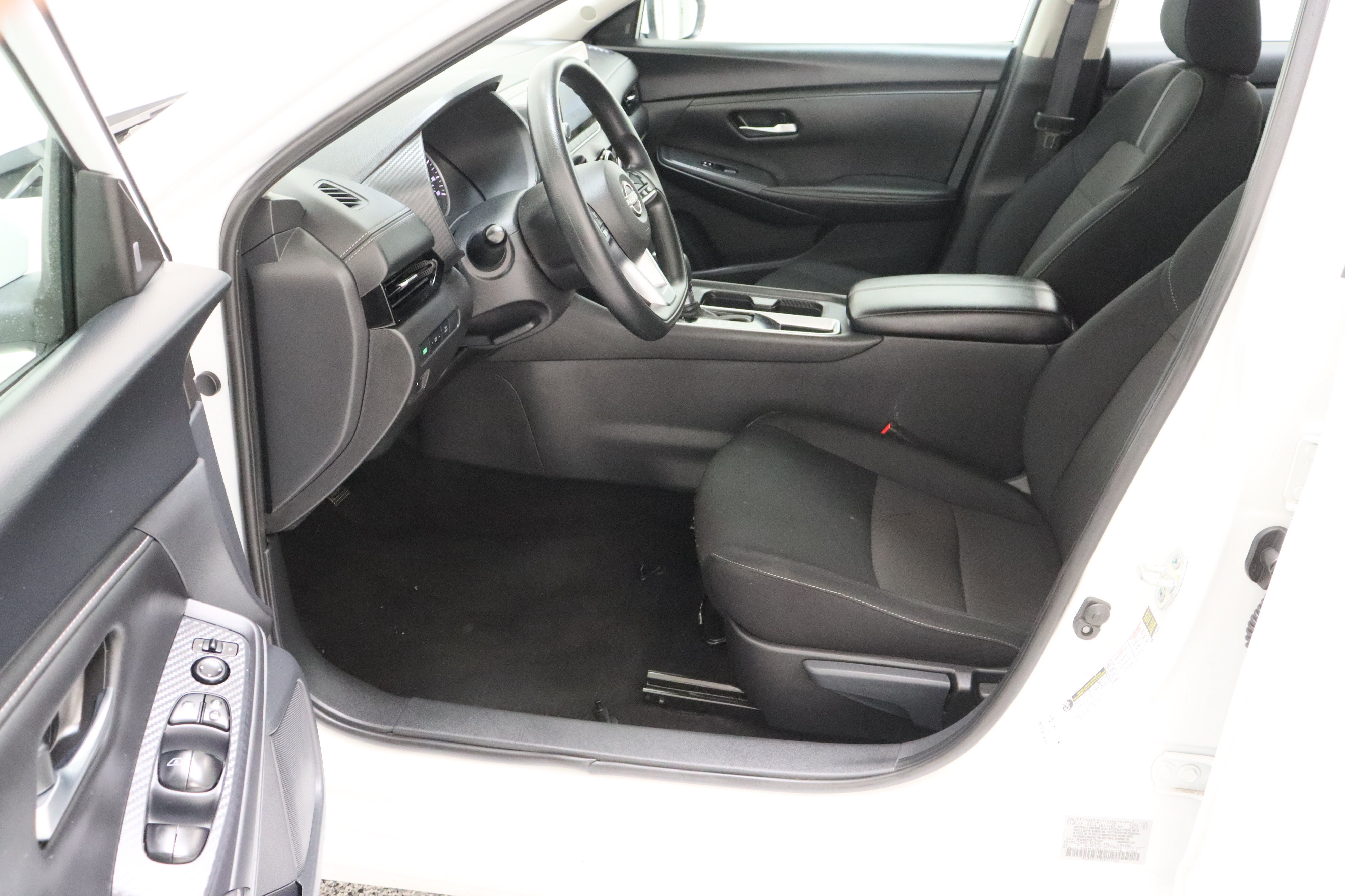 Used 2024 Nissan Sentra SV FWD image 14