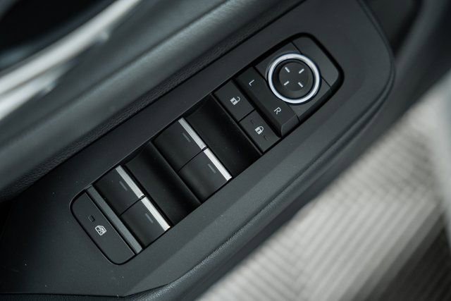 New 2026 Toyota Prius Plug-In Hybrid FWD image 38