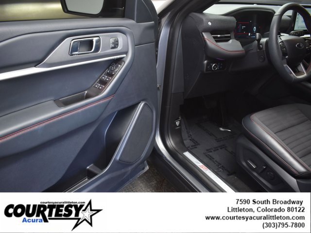 Used 2025 Ford Explorer ST-Line w/ Premium Package image 6