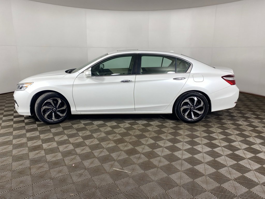 Used 2017 Honda Accord EX-L image 6