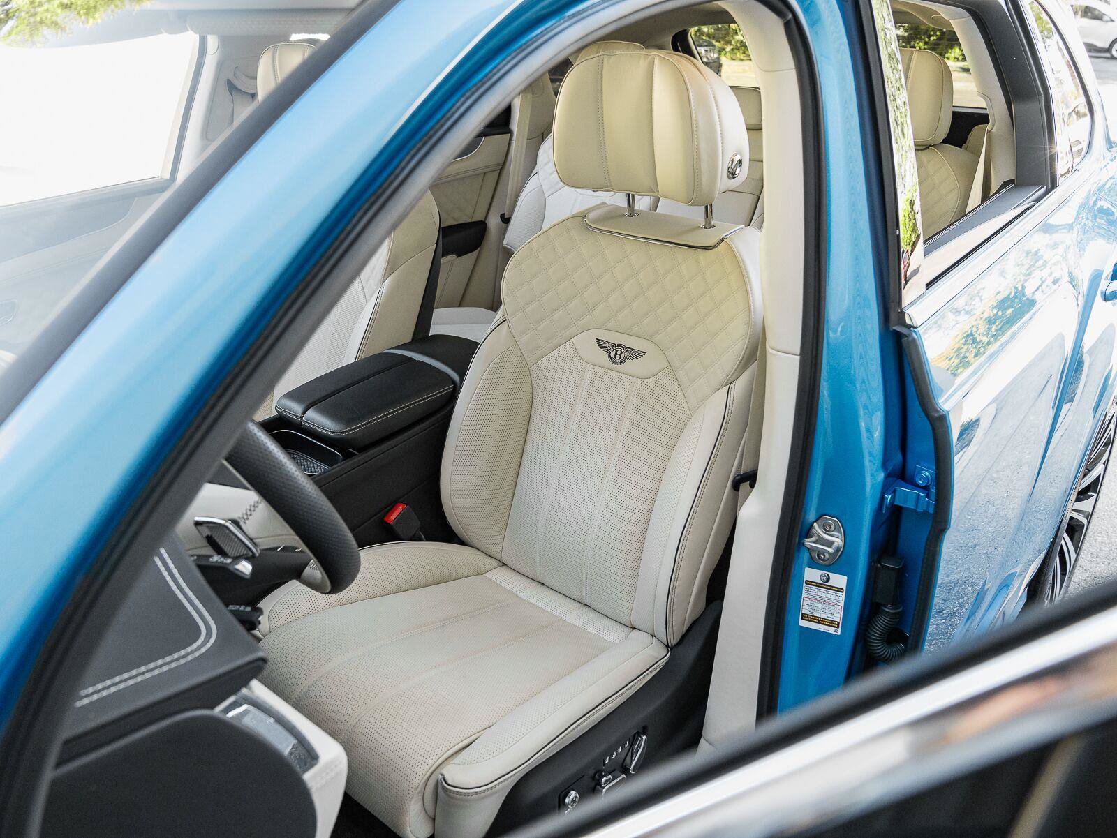 Used 2022 Bentley Bentayga AWD/4WD image 9