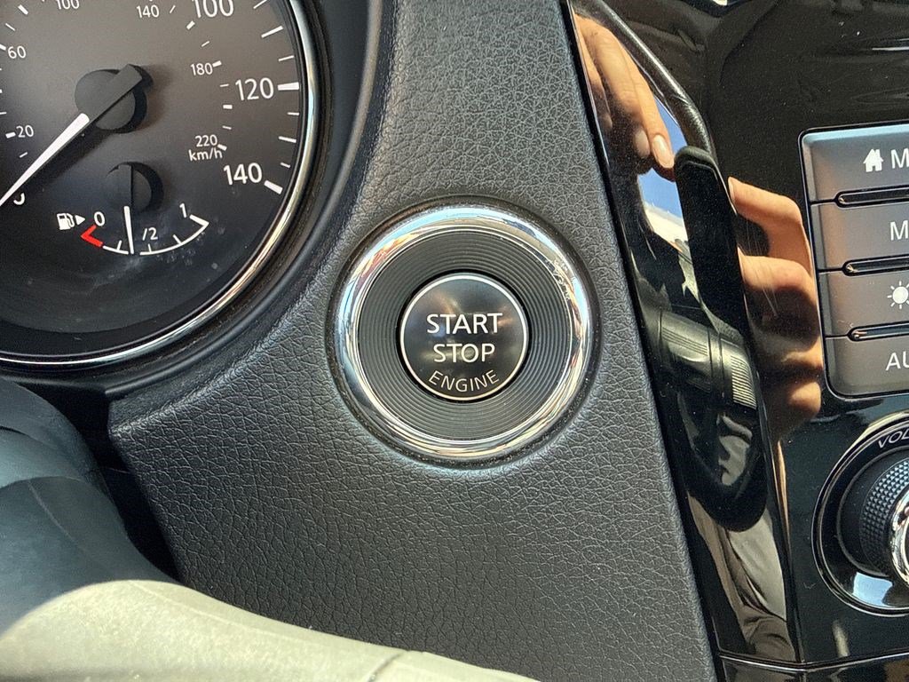 Used 2019 Nissan Rogue SL FWD image 24