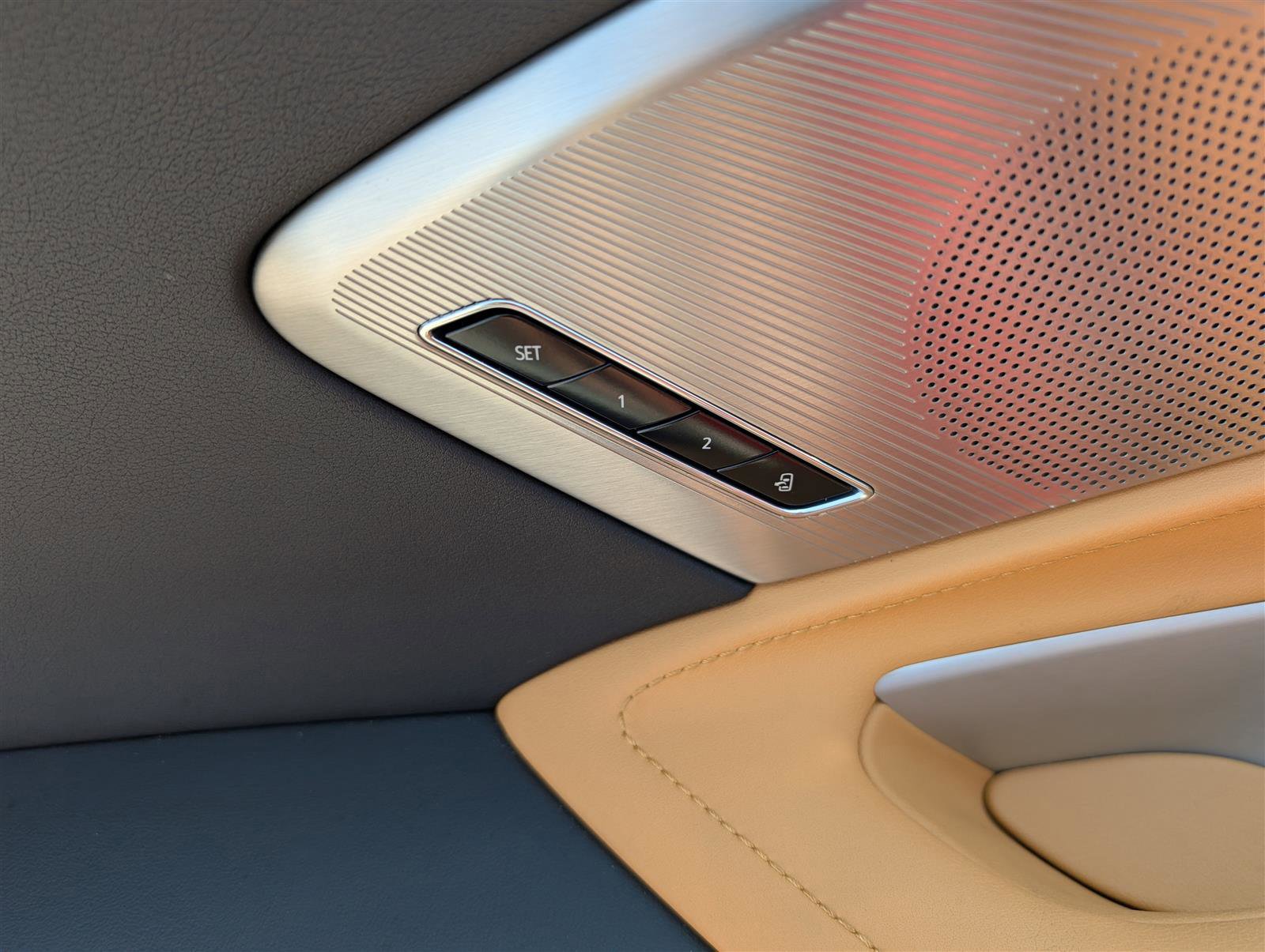 Used 2023 Chevrolet Corvette 2LT w/ Chrome Exterior Badge Package image 17