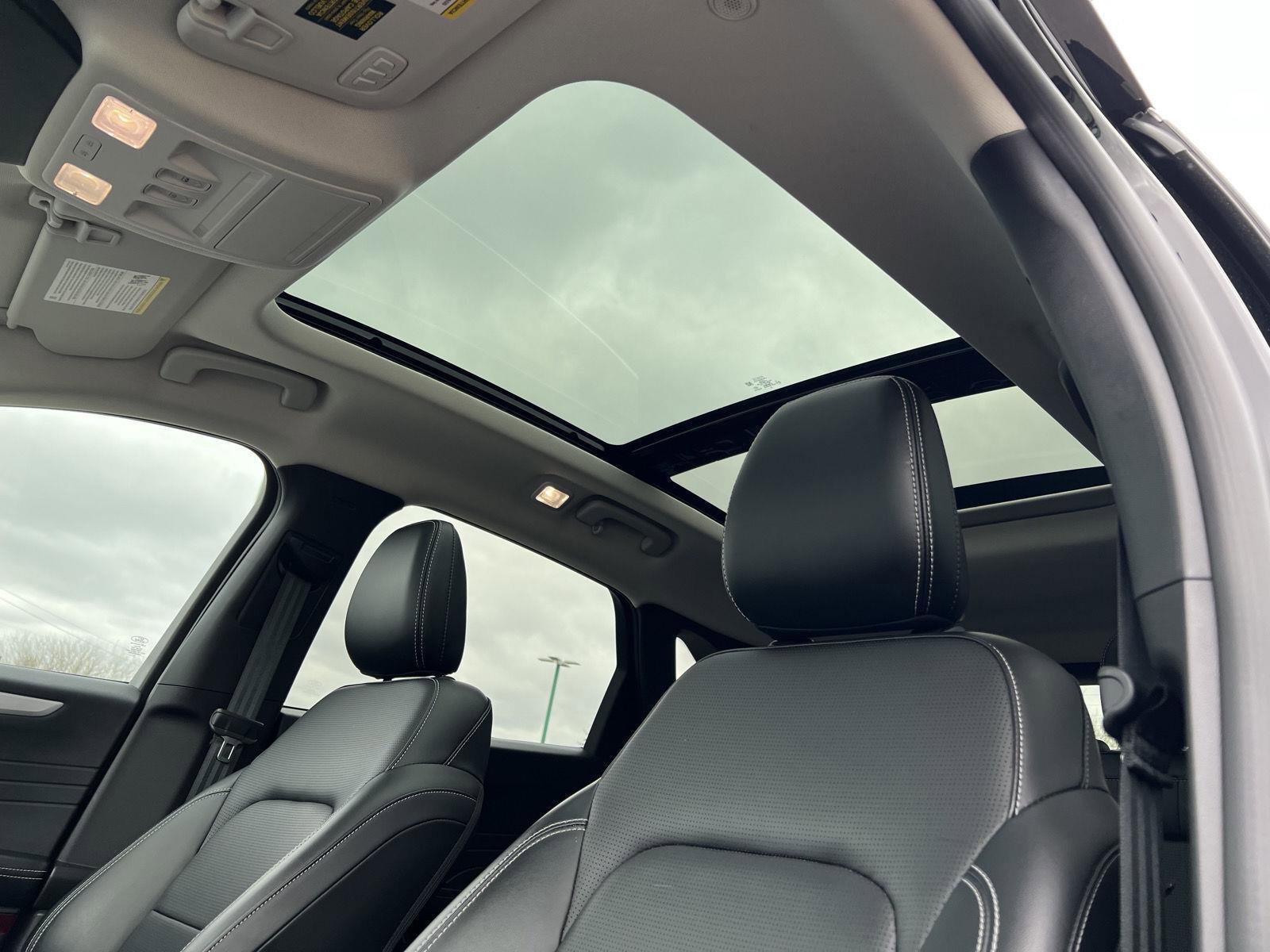 Used 2023 Ford Escape Platinum image 41