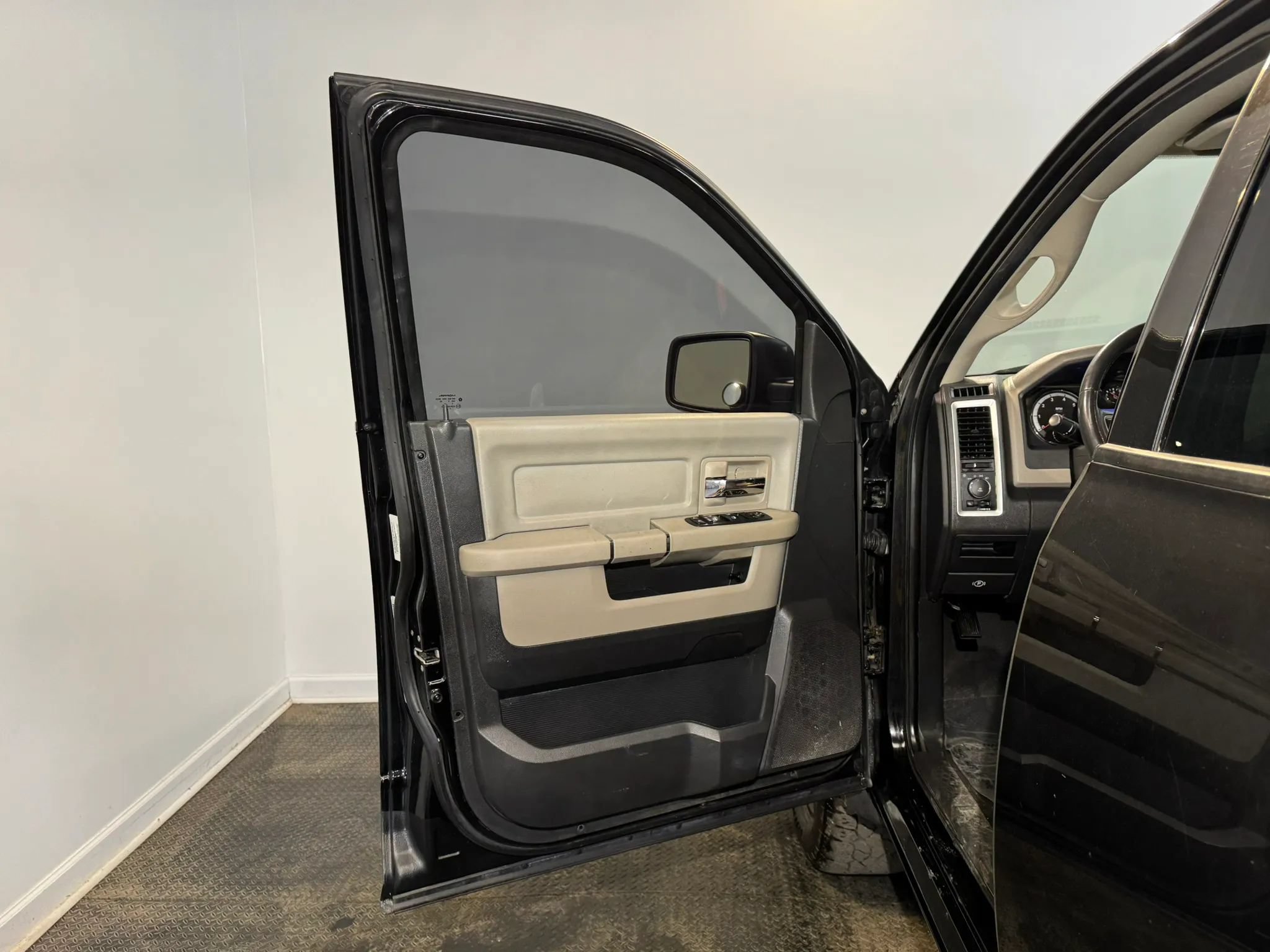 Used 2010 Dodge Ram 1500 Truck SLT w/ Big Horn Regional Pkg AWD/4WD image 7