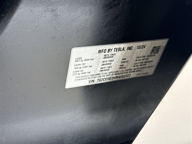 Used 2024 Tesla Cybertruck AWD Crew Cab image 35