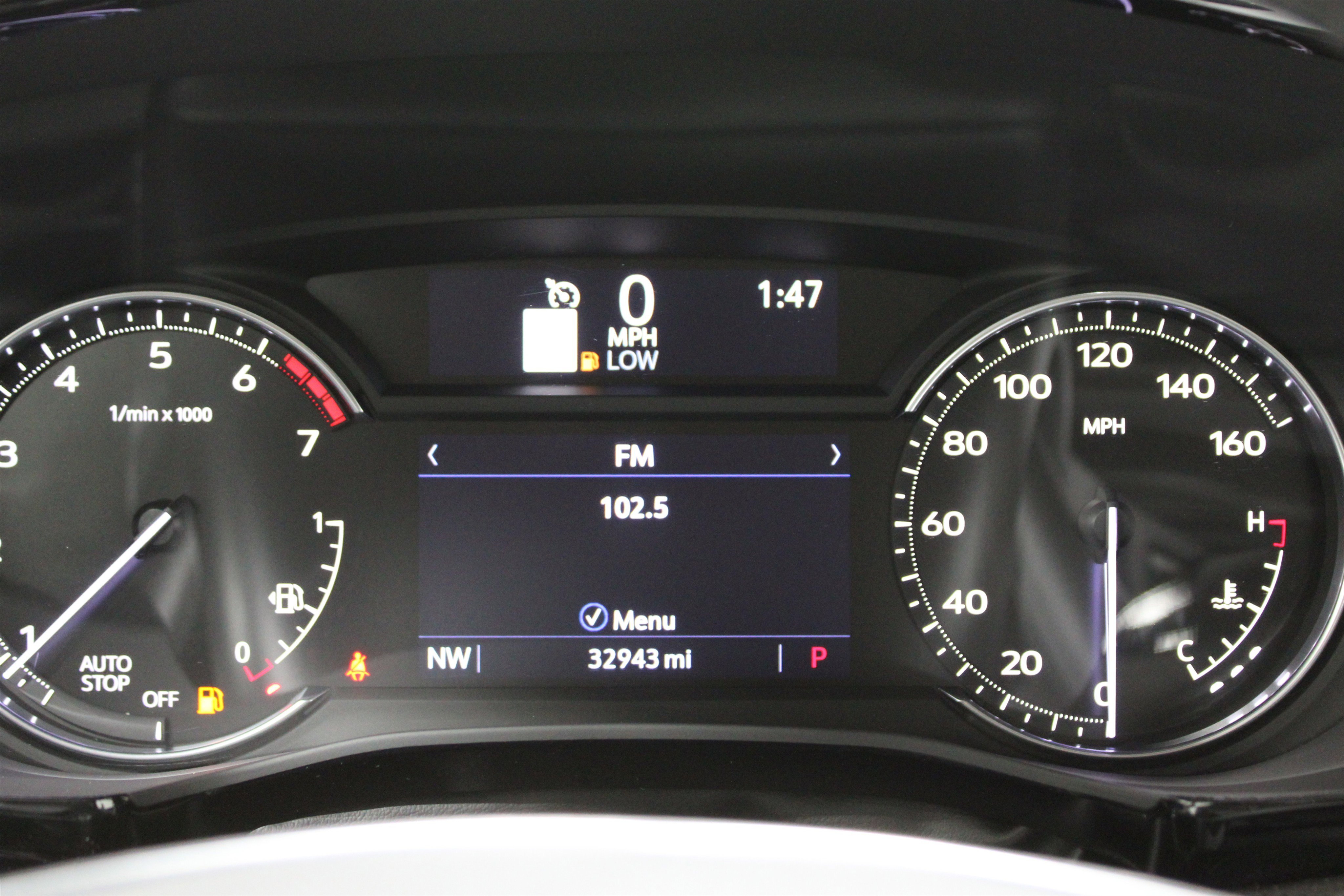 Used 2022 Cadillac XT5 Premium Luxury w/ LPO, Floor Liner Package image 14